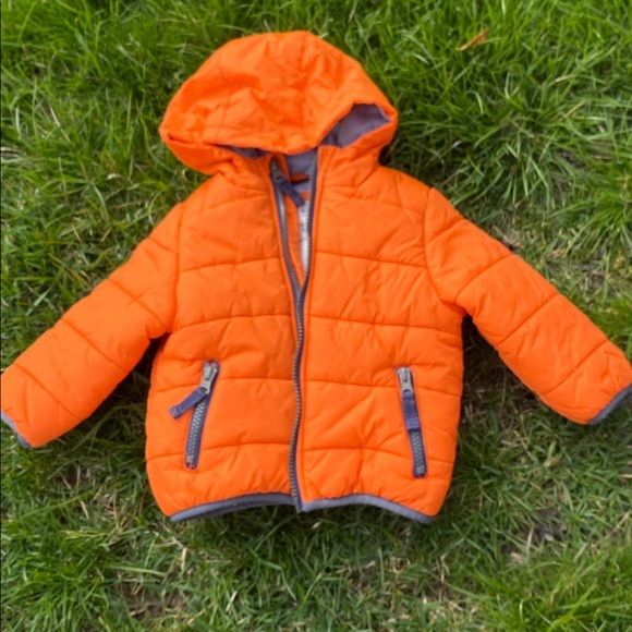 Carter Cute Gender Neutral Puffer Hooded Jacket 9 months - Picture 1 of 4